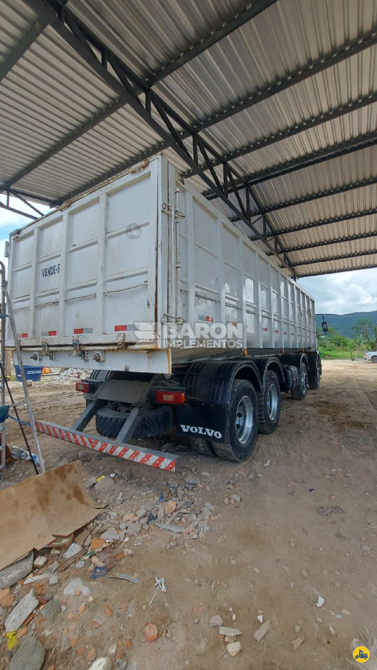 CARROCERIA SOBRE CHASSI  BITRUCK BASCULANTE Baron Implementos RENASCENCA PARANÁ PR